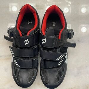 Pelotón Wonens Shoes Size 8